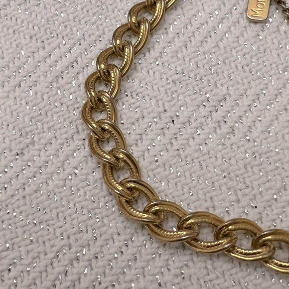 MONET Classic Curb Chain Safety Vintage Bracelet - Picture 4 of 6